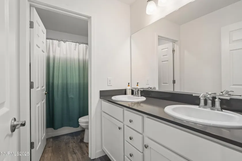 6479 June Bug, Sparks, Nevada 89436, 5 Bedrooms Bedrooms, ,3 BathroomsBathrooms,Residential,Residential,June Bug,250058633