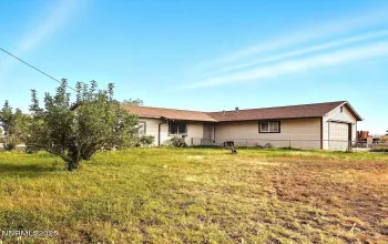 2 Pinehurst, Yerington, Nevada 89447, 3 Bedrooms Bedrooms, ,2 BathroomsBathrooms,Residential,Residential,Pinehurst,250058642