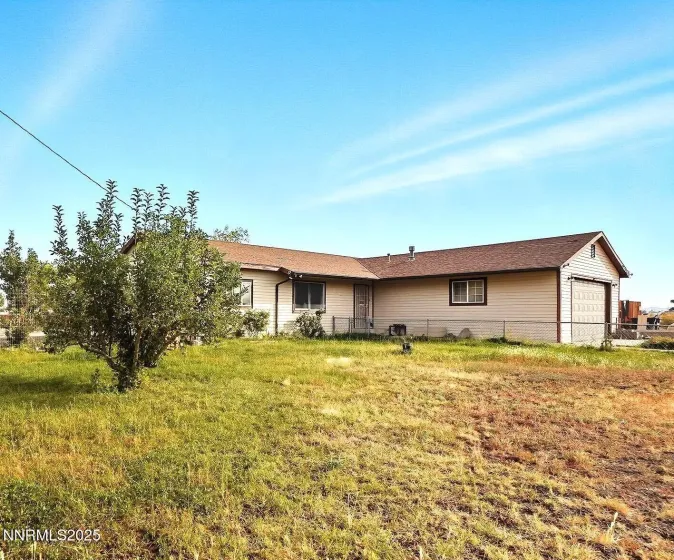 2 Pinehurst, Yerington, Nevada 89447, 3 Bedrooms Bedrooms, ,2 BathroomsBathrooms,Residential,Residential,Pinehurst,250058642