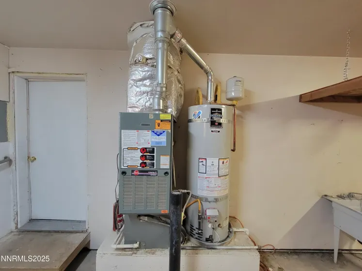 2 Pinehurst, Yerington, Nevada 89447, 3 Bedrooms Bedrooms, ,2 BathroomsBathrooms,Residential,Residential,Pinehurst,250058642