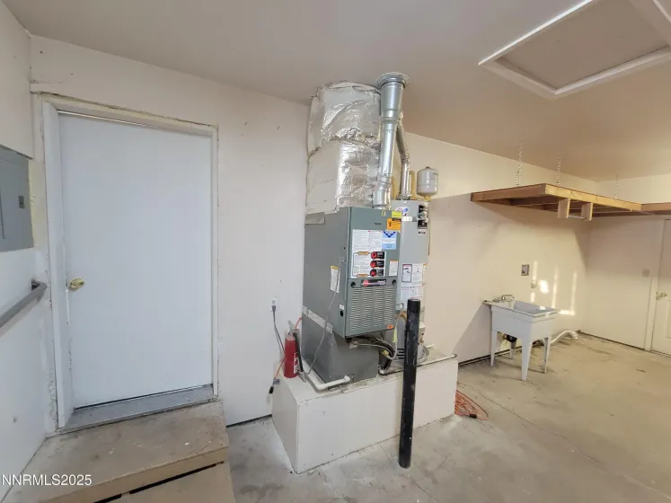 2 Pinehurst, Yerington, Nevada 89447, 3 Bedrooms Bedrooms, ,2 BathroomsBathrooms,Residential,Residential,Pinehurst,250058642