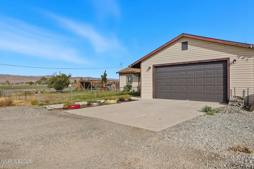 2 Pinehurst, Yerington, Nevada 89447, 3 Bedrooms Bedrooms, ,2 BathroomsBathrooms,Residential,Residential,Pinehurst,250058642