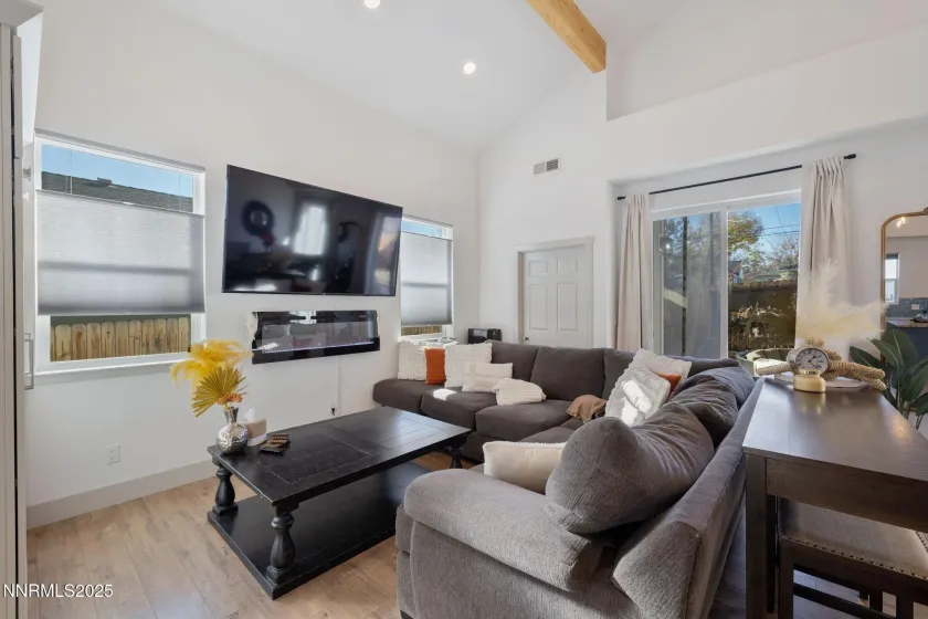 1217 Lander, Reno, Nevada 89509, 3 Bedrooms Bedrooms, ,2 BathroomsBathrooms,Residential,Residential,Lander,250058656