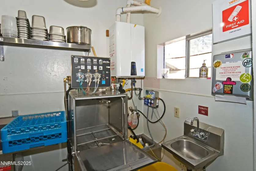 14845 CA-89, Markleeville, California 96120, ,Commercial Sale,Residential,CA-89,250058662