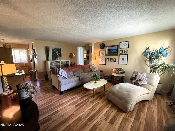 1940 4th, Sparks, Nevada 89431, 2 Bedrooms Bedrooms, ,1 BathroomBathrooms,Residential,Residential,4th,250053612