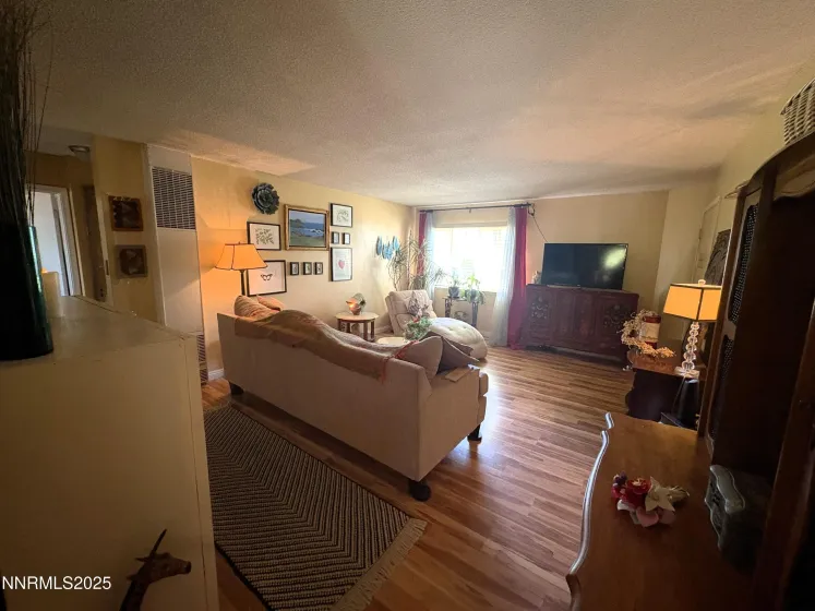 1940 4th, Sparks, Nevada 89431, 2 Bedrooms Bedrooms, ,1 BathroomBathrooms,Residential,Residential,4th,250053612