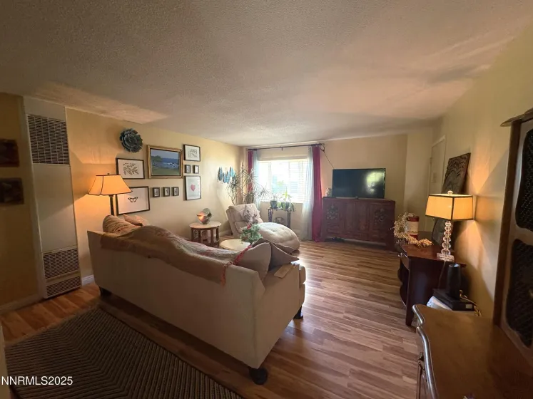 1940 4th, Sparks, Nevada 89431, 2 Bedrooms Bedrooms, ,1 BathroomBathrooms,Residential,Residential,4th,250053612