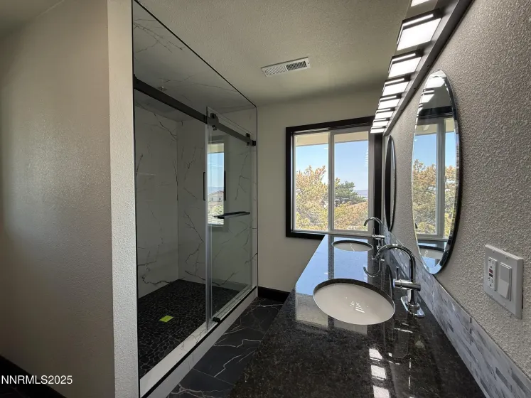 400 Tarn, Reno, Nevada 89503, 4 Bedrooms Bedrooms, ,3 BathroomsBathrooms,Residential,Residential,Tarn,250051257