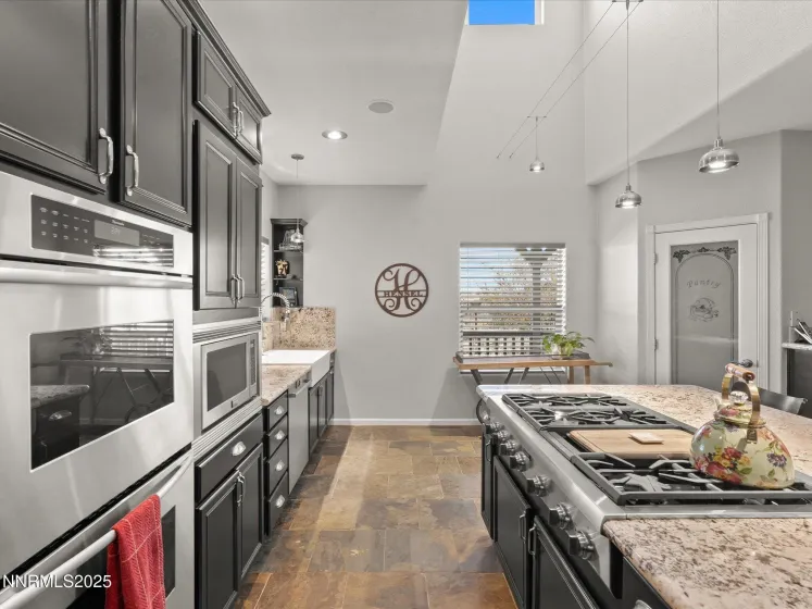 7410 Matterhorn, Reno, Nevada 89506, 5 Bedrooms Bedrooms, ,3 BathroomsBathrooms,Residential,Residential,Matterhorn,250058671