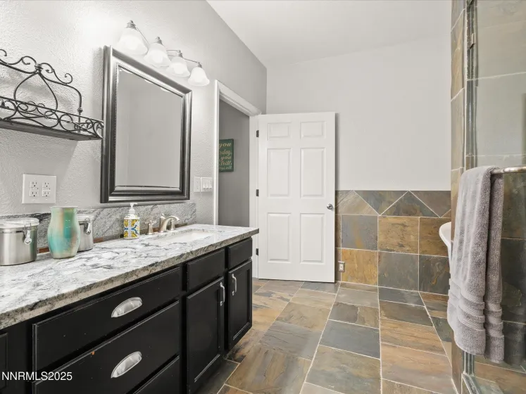 7410 Matterhorn, Reno, Nevada 89506, 5 Bedrooms Bedrooms, ,3 BathroomsBathrooms,Residential,Residential,Matterhorn,250058671