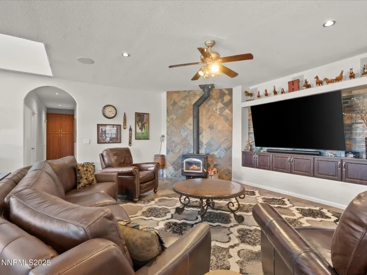 7410 Matterhorn, Reno, Nevada 89506, 5 Bedrooms Bedrooms, ,3 BathroomsBathrooms,Residential,Residential,Matterhorn,250058671