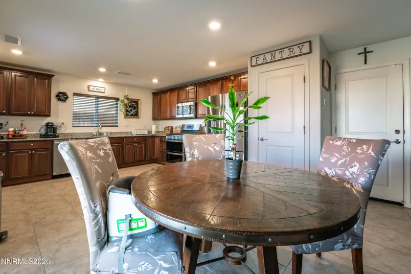 909 Convair, Reno, Nevada 89506, 3 Bedrooms Bedrooms, ,3 BathroomsBathrooms,Residential,Residential,Convair,250058678