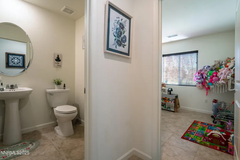 909 Convair, Reno, Nevada 89506, 3 Bedrooms Bedrooms, ,3 BathroomsBathrooms,Residential,Residential,Convair,250058678