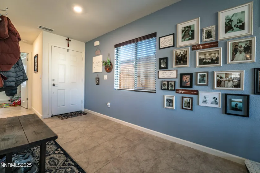 909 Convair, Reno, Nevada 89506, 3 Bedrooms Bedrooms, ,3 BathroomsBathrooms,Residential,Residential,Convair,250058678