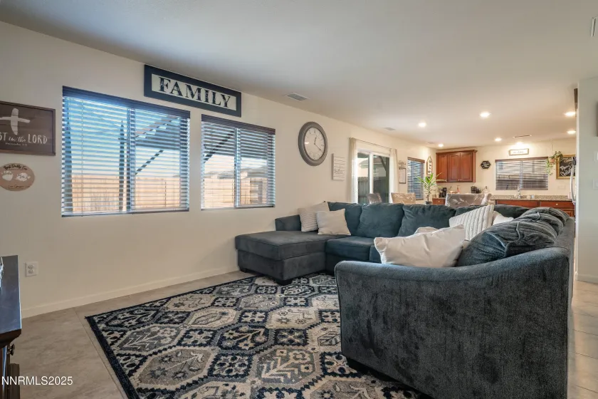 909 Convair, Reno, Nevada 89506, 3 Bedrooms Bedrooms, ,3 BathroomsBathrooms,Residential,Residential,Convair,250058678