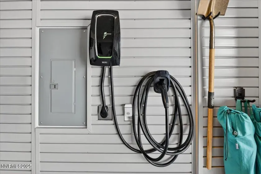 2160 Woodhouse, Reno, Nevada 89521, 2 Bedrooms Bedrooms, ,3 BathroomsBathrooms,Residential,Residential,Woodhouse,250058686