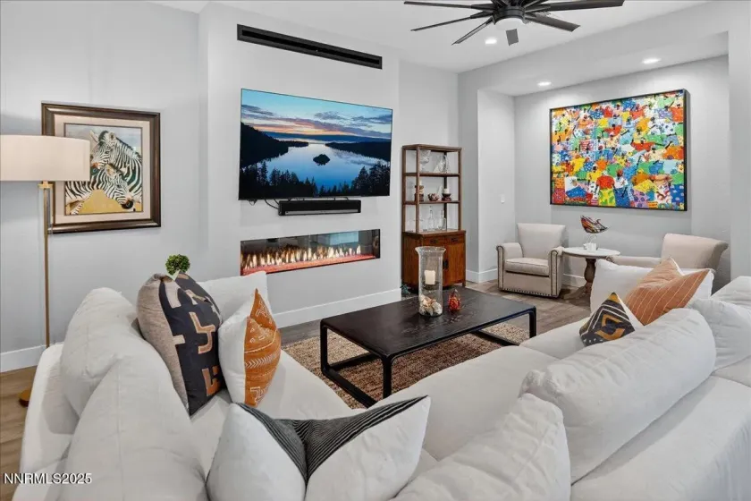 2160 Woodhouse, Reno, Nevada 89521, 2 Bedrooms Bedrooms, ,3 BathroomsBathrooms,Residential,Residential,Woodhouse,250058686