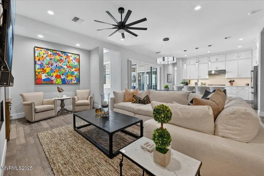 2160 Woodhouse, Reno, Nevada 89521, 2 Bedrooms Bedrooms, ,3 BathroomsBathrooms,Residential,Residential,Woodhouse,250058686