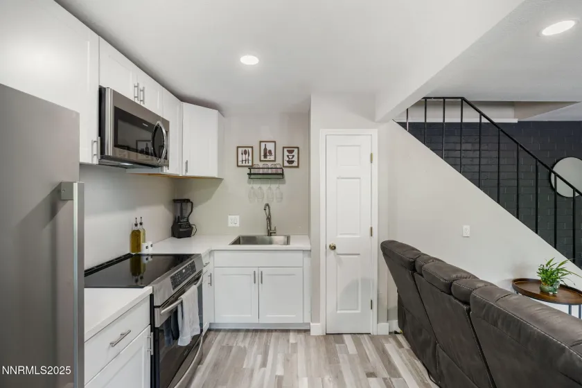 940 Jamaica, Reno, Nevada 89502, 2 Bedrooms Bedrooms, ,1 BathroomBathrooms,Residential,Residential,Jamaica,250058689