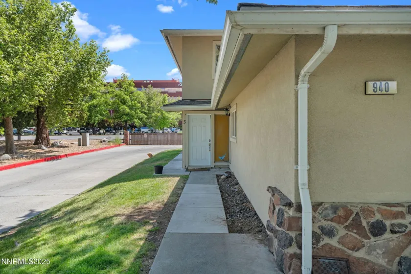 940 Jamaica, Reno, Nevada 89502, 2 Bedrooms Bedrooms, ,1 BathroomBathrooms,Residential,Residential,Jamaica,250058689