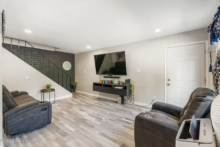 940 Jamaica, Reno, Nevada 89502, 2 Bedrooms Bedrooms, ,1 BathroomBathrooms,Residential,Residential,Jamaica,250058689