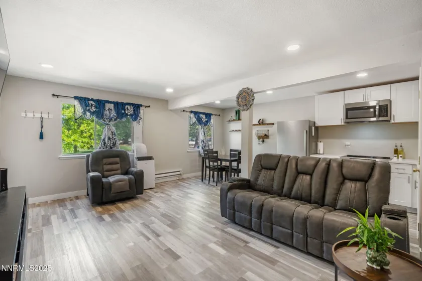 940 Jamaica, Reno, Nevada 89502, 2 Bedrooms Bedrooms, ,1 BathroomBathrooms,Residential,Residential,Jamaica,250058689