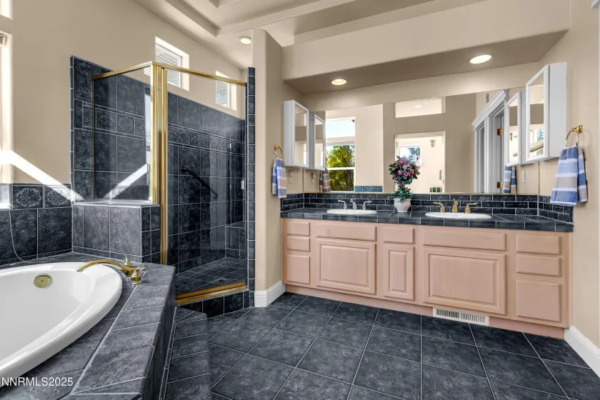 1860 Hidden Meadows, Reno, Nevada 89502, 3 Bedrooms Bedrooms, ,3 BathroomsBathrooms,Residential,Residential,Hidden Meadows,250057846