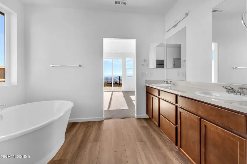 3140 Orrizonte, Reno, Nevada 89512, 3 Bedrooms Bedrooms, ,3 BathroomsBathrooms,Residential,Residential,Orrizonte,250058710