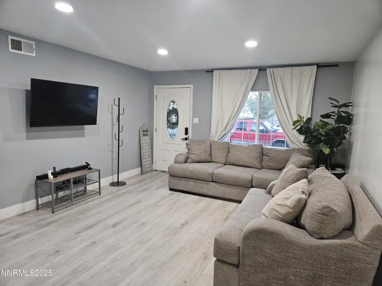 181 Quail, Sparks, Nevada 89431, 4 Bedrooms Bedrooms, ,2 BathroomsBathrooms,Residential,Residential,Quail,250058715