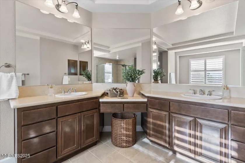 2675 Weymoor, Reno, Nevada 89521, 4 Bedrooms Bedrooms, ,4 BathroomsBathrooms,Residential,Residential,Weymoor,250050079