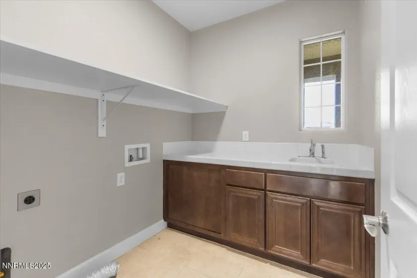 2675 Weymoor, Reno, Nevada 89521, 4 Bedrooms Bedrooms, ,4 BathroomsBathrooms,Residential,Residential,Weymoor,250050079