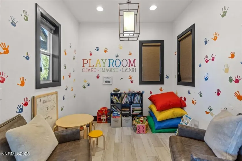 2675 Weymoor, Reno, Nevada 89521, 4 Bedrooms Bedrooms, ,4 BathroomsBathrooms,Residential,Residential,Weymoor,250050079