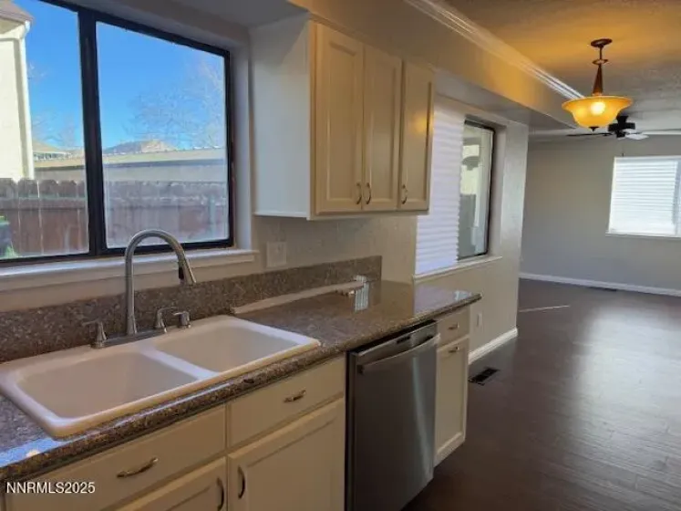 1754 Pinewood, Minden, Nevada 89423, 3 Bedrooms Bedrooms, ,2 BathroomsBathrooms,Residential,Residential,Pinewood,250058722