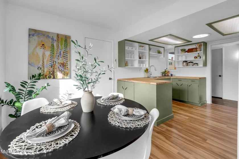 2080 Marlette, Reno, Nevada 89503, 3 Bedrooms Bedrooms, ,2 BathroomsBathrooms,Residential,Residential,Marlette,250058729