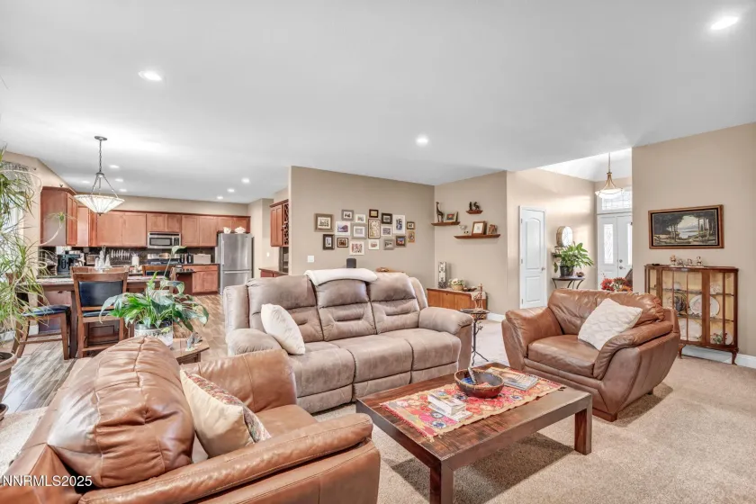 1707 Monticello, Minden, Nevada 89423, 3 Bedrooms Bedrooms, ,2 BathroomsBathrooms,Residential,Residential,Monticello,250057040