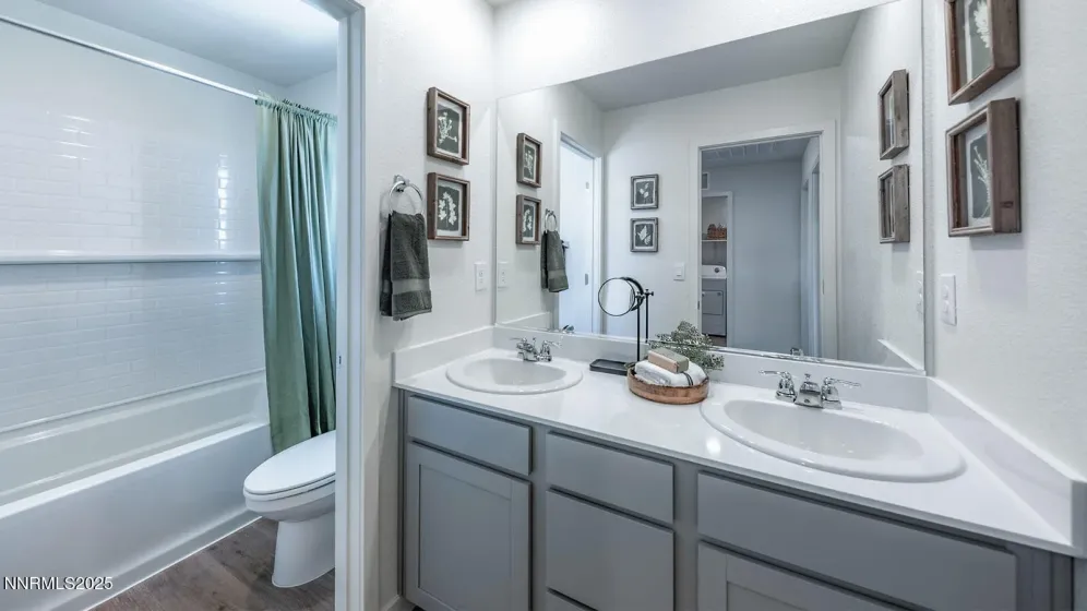 7661 Avid, Reno, Nevada 89506, 4 Bedrooms Bedrooms, ,3 BathroomsBathrooms,Residential,Residential,Avid,250058730