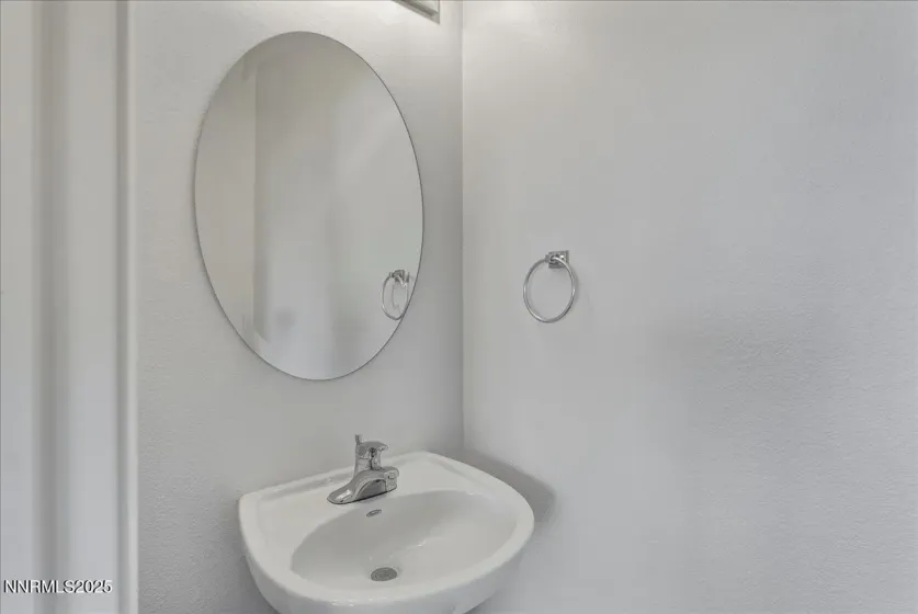 3420 Fairway, Sparks, Nevada 89431, 3 Bedrooms Bedrooms, ,3 BathroomsBathrooms,Residential,Residential,Fairway,250058731