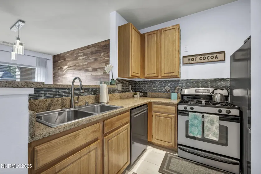 900 Meadows, Reno, Nevada 89521, 2 Bedrooms Bedrooms, ,2 BathroomsBathrooms,Residential,Residential,Meadows,250058734