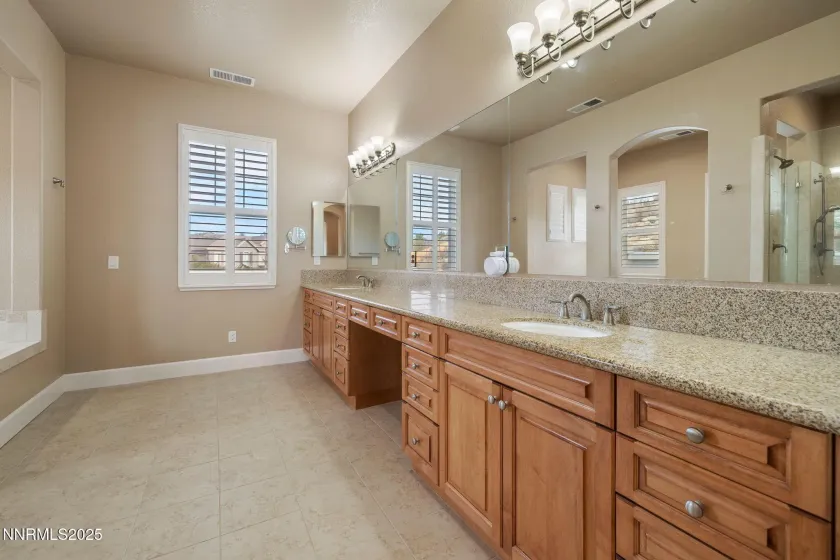 5360 Biarritz, Reno, Nevada 89511, 4 Bedrooms Bedrooms, ,4 BathroomsBathrooms,Residential,Residential,Biarritz,250058736