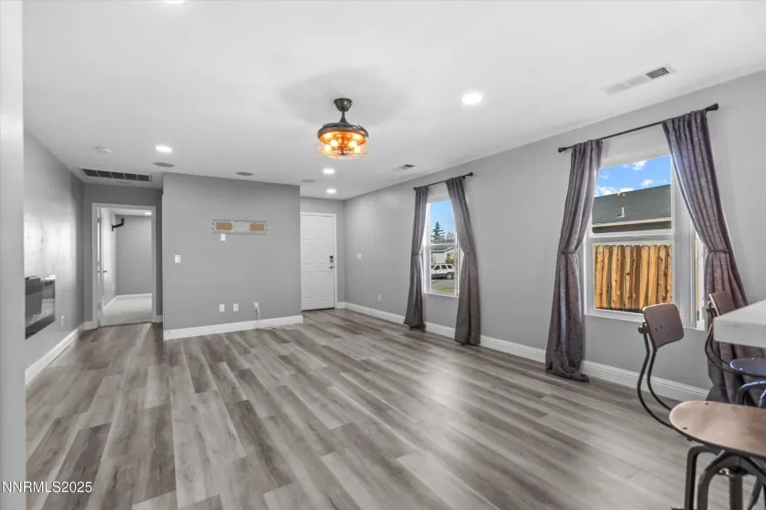 1239 Lullabrooke, Sparks, Nevada 89436, 3 Bedrooms Bedrooms, ,2 BathroomsBathrooms,Residential,Residential,Lullabrooke,250058735