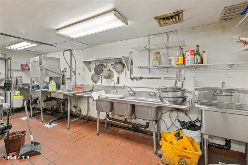 120 Country Club, Incline Village, Nevada 89451, ,Commercial Lease,Manufactured,Country Club,250058740