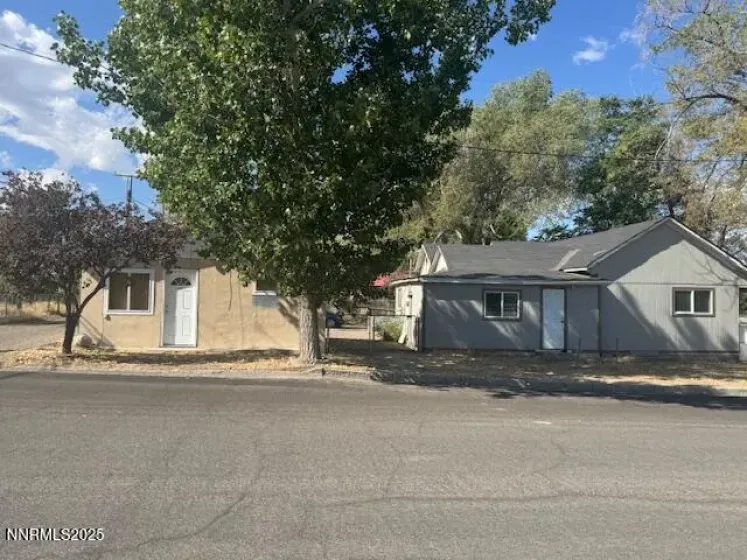 103 Haskell, Winnemucca, Nevada 89445, 3 Bedrooms Bedrooms, ,2 BathroomsBathrooms,Residential,Residential,Haskell,250053565