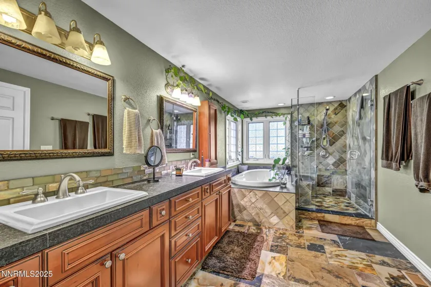 1165 Harvey Ln., Reno, Nevada 89509, 4 Bedrooms Bedrooms, ,4 BathroomsBathrooms,Residential,Residential,Harvey Ln.,250058744