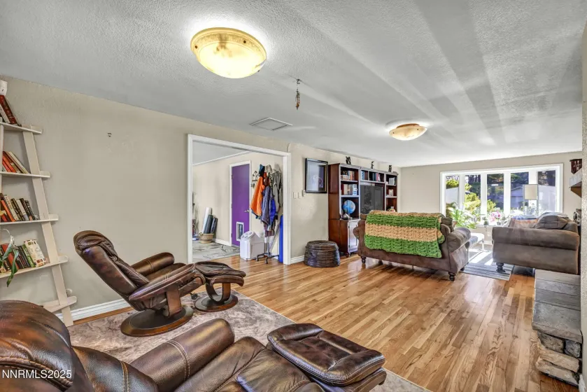 1165 Harvey Ln., Reno, Nevada 89509, 4 Bedrooms Bedrooms, ,4 BathroomsBathrooms,Residential,Residential,Harvey Ln.,250058744