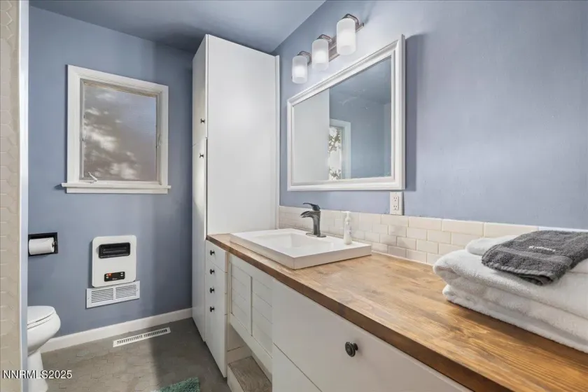 900 Washington, Carson City, Nevada 89703, 3 Bedrooms Bedrooms, ,3 BathroomsBathrooms,Residential,Residential,Washington,250058753