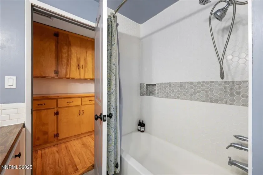 900 Washington, Carson City, Nevada 89703, 3 Bedrooms Bedrooms, ,3 BathroomsBathrooms,Residential,Residential,Washington,250058753