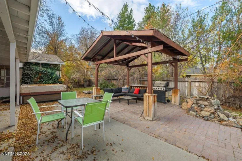 900 Washington, Carson City, Nevada 89703, 3 Bedrooms Bedrooms, ,3 BathroomsBathrooms,Residential,Residential,Washington,250058753