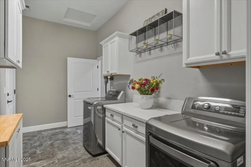 9915 Buckle, Sparks, Nevada 89441, 5 Bedrooms Bedrooms, ,4 BathroomsBathrooms,Residential,Residential,Buckle,250058757