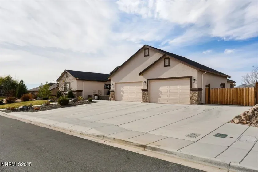 9915 Buckle, Sparks, Nevada 89441, 5 Bedrooms Bedrooms, ,4 BathroomsBathrooms,Residential,Residential,Buckle,250058757