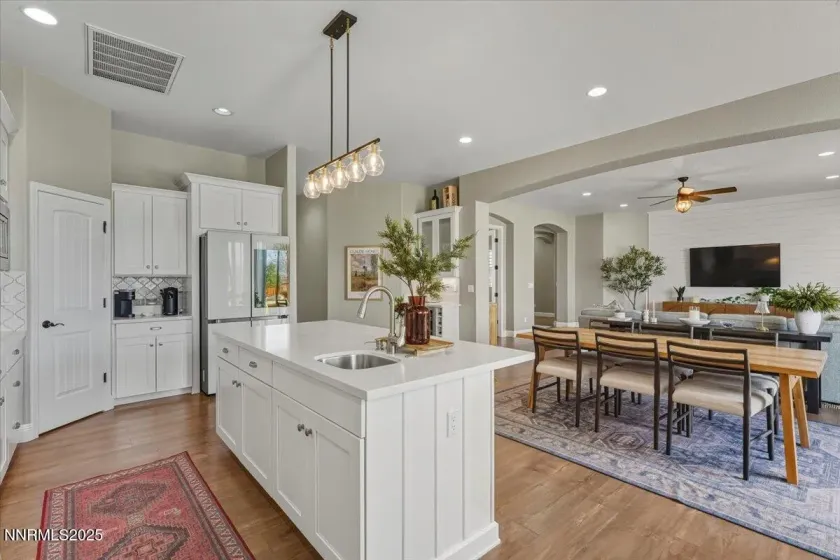 9915 Buckle, Sparks, Nevada 89441, 5 Bedrooms Bedrooms, ,4 BathroomsBathrooms,Residential,Residential,Buckle,250058757